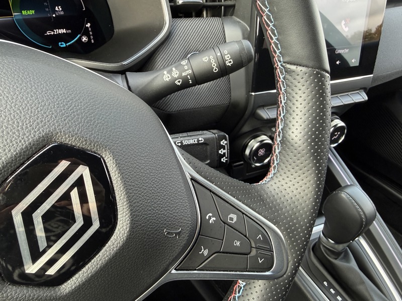 Image Renault CLIO Esprit Alpine E-Tech full hybrid 145  